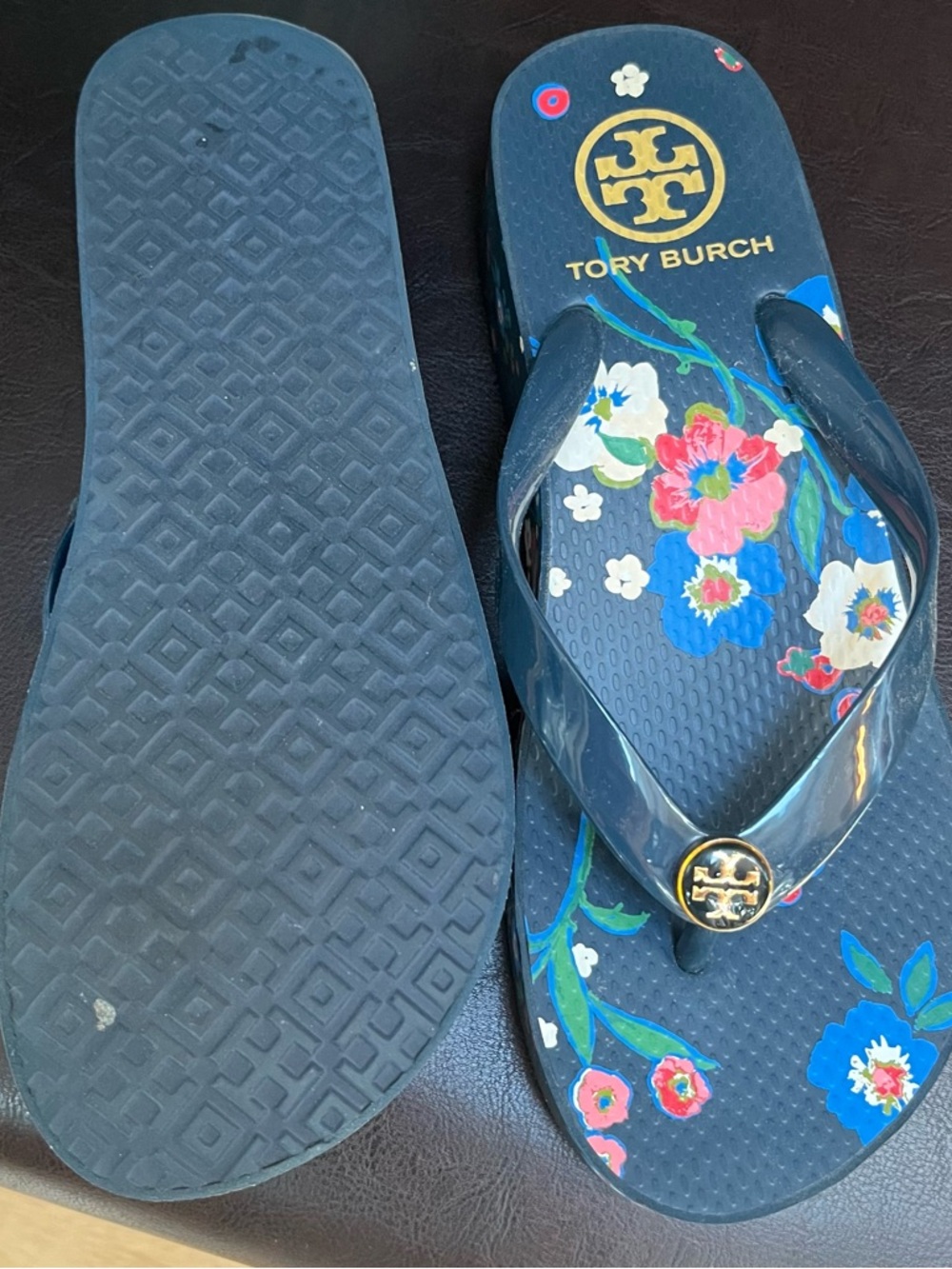 Tory Burch Navy Floral Logo Jelly Flip Flops with Gold Emblem - Picture 3 of 5
